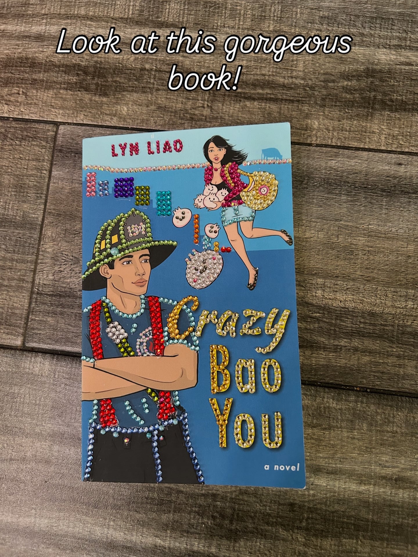 @chicagospringfling was amazing and to top things off—I won a bedazzled book from the wonderful author @lynliaobutler !!!😍😍😍