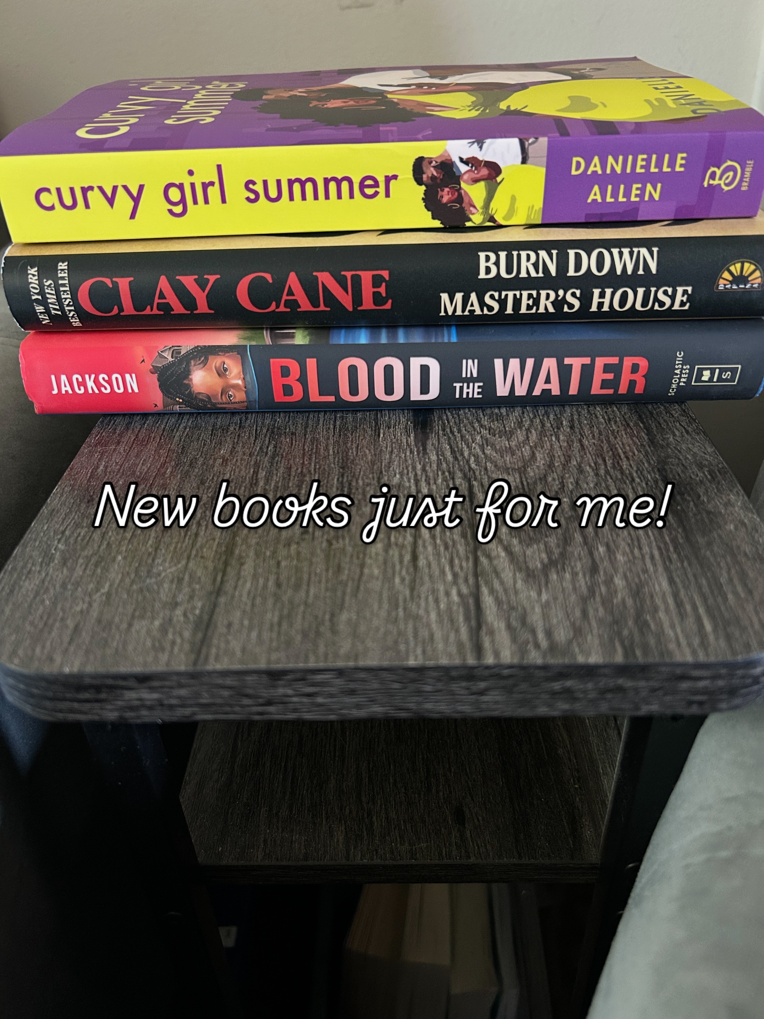 Made it over to @honeyandhuebookstore in Beverly today. Nice selection of books, cozy reading space, and the best smelling incense!  #blackownedbusinesses #indiebooksellers #indiebookstores #chicagobookstore